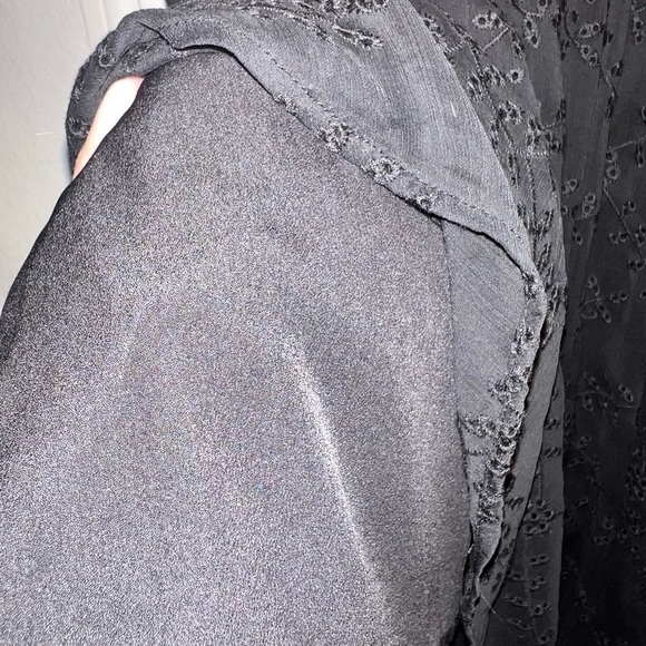 GUESS Melody Eyelet Elegant Black Maxi Skirt Size 26 NWT flowing silhouette - Picture 8 of 12